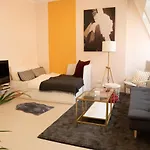 Full House Studios - Citystyle Apartment - Netflix, Wifi Inkl